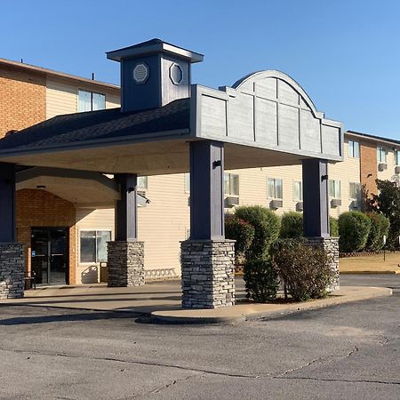 Brentwood Inn Клинтон Экстерьер фото