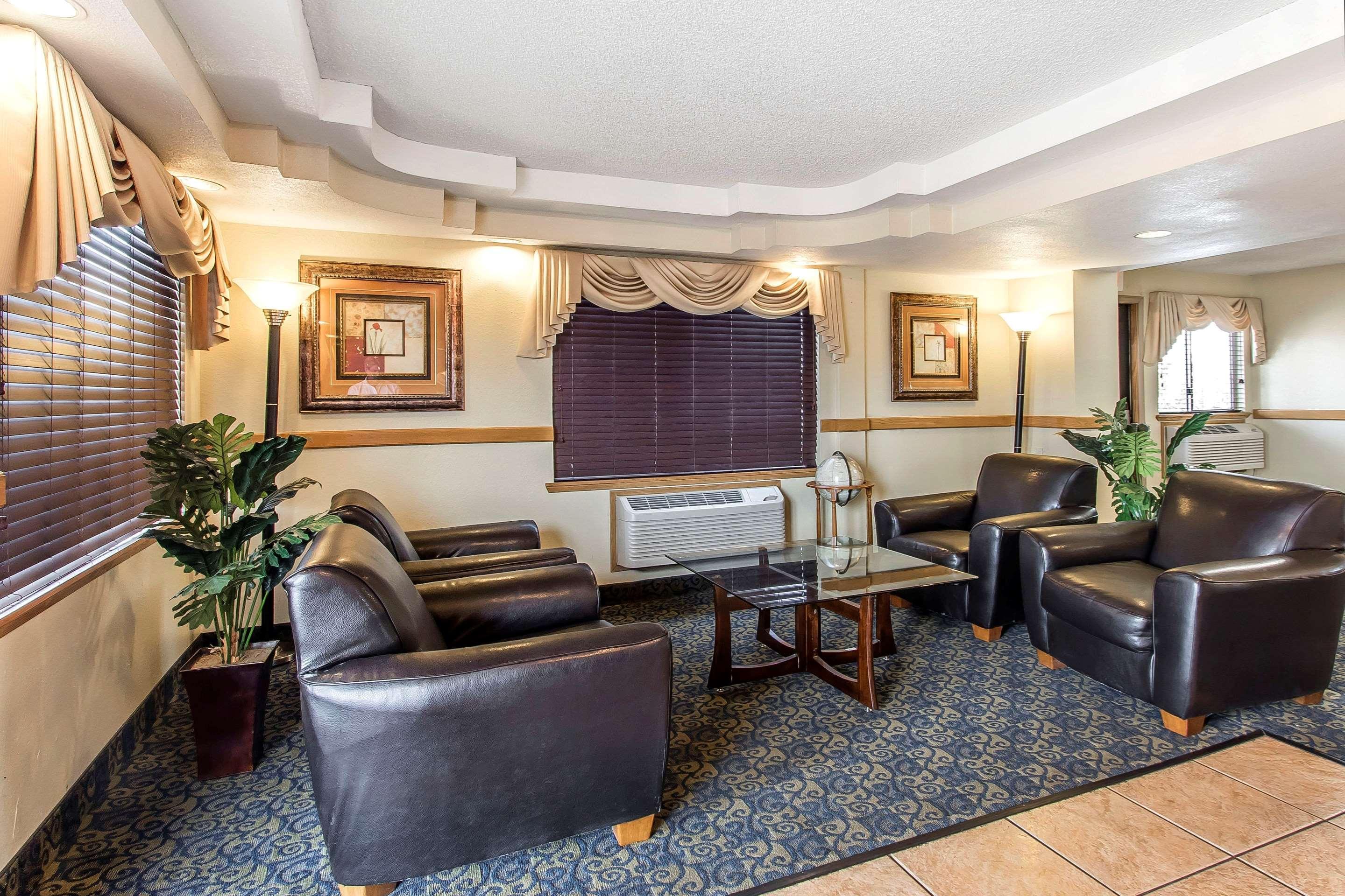 Brentwood Inn Клинтон Экстерьер фото