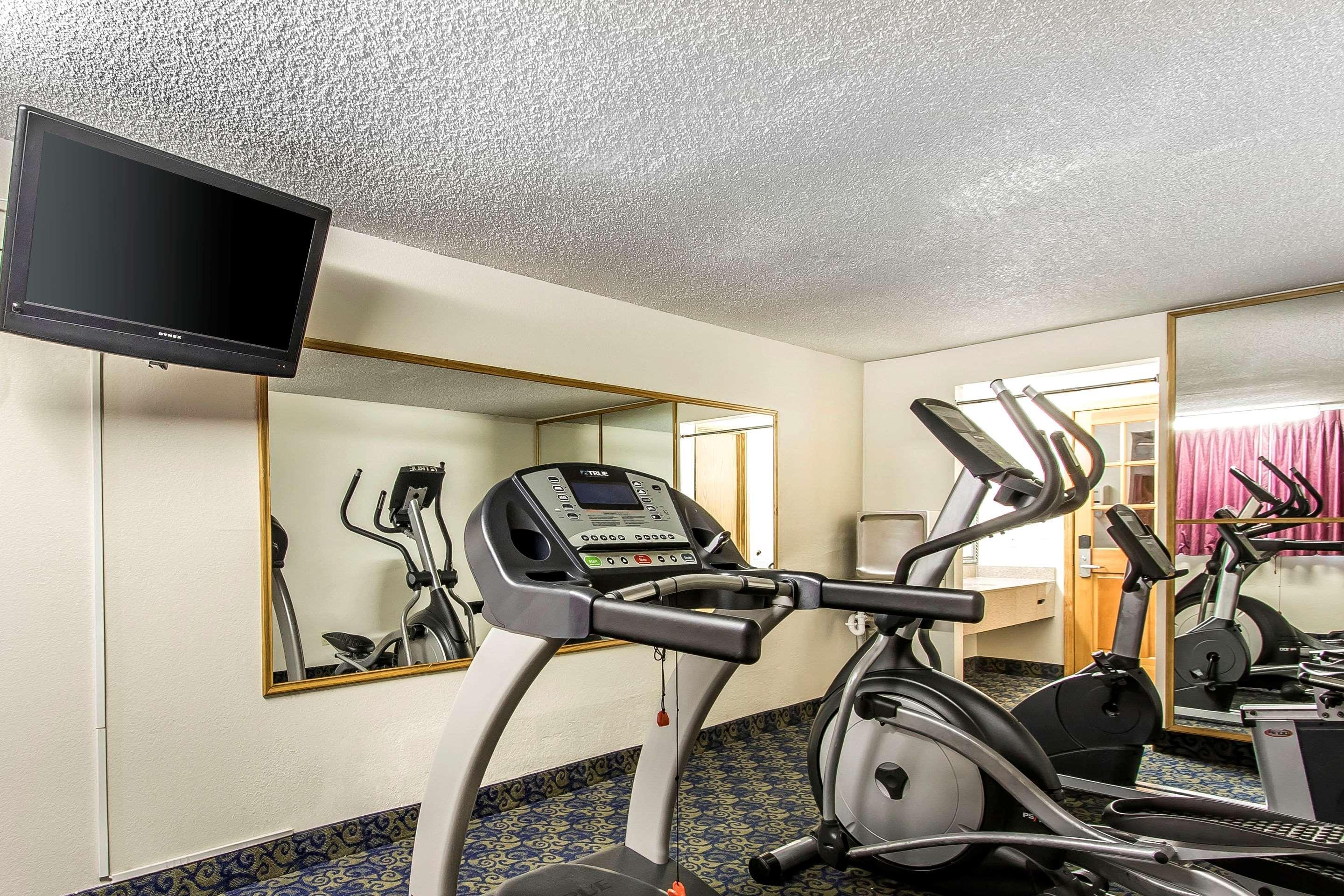 Brentwood Inn Клинтон Экстерьер фото