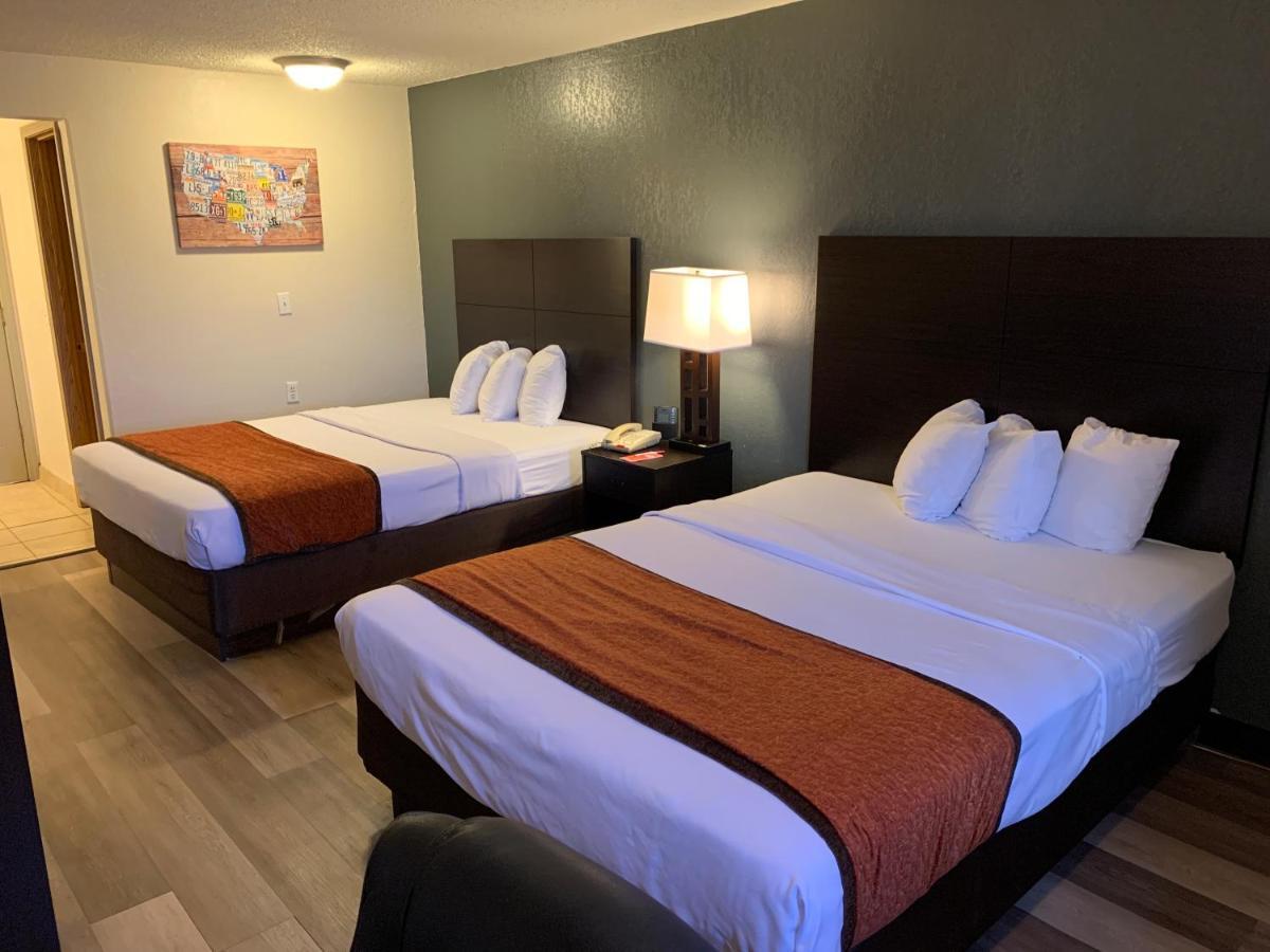 Brentwood Inn Клинтон Экстерьер фото